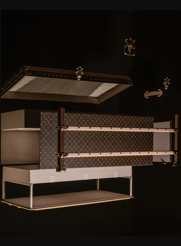 Exposition La Malle Courrier de Louis VUITTON